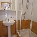 Sunshine House, Direkt Am See, Eigenes Boot, Private Beach, Grill, Wlan Tatil Evi Szántód