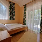 Tatil Evi Sunshine House, Direkt Am See, Eigenes Boot, Private Beach, Grill, Wlan Szántód