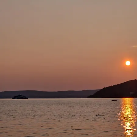 Sunshine House, Direkt Am See, Eigenes Boot, Private Beach, Grill, Wlan Σπίτι διακοπών *