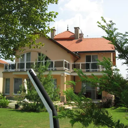 Σπίτι διακοπών Sunshine House, Direkt Am See, Eigenes Boot, Private Beach, Grill, Wlan *
