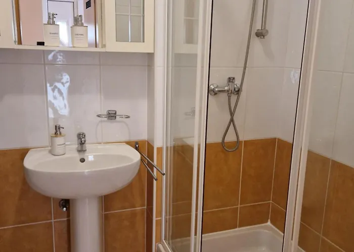 Sunshine Beach House, Direkt Am See, Eigenes Boot, Private Beach, Grill, Wlan 別荘 Szántód