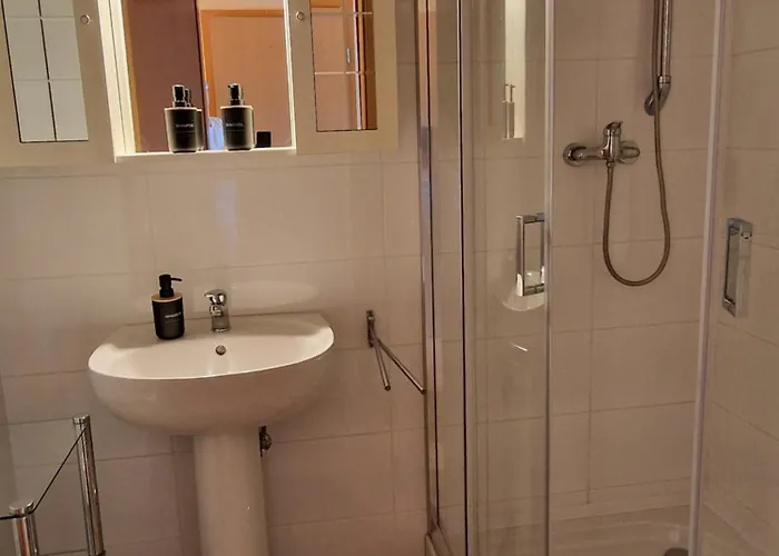 Sunshine House, Direkt Am See, Eigenes Boot, Private Beach, Grill, Wlan *