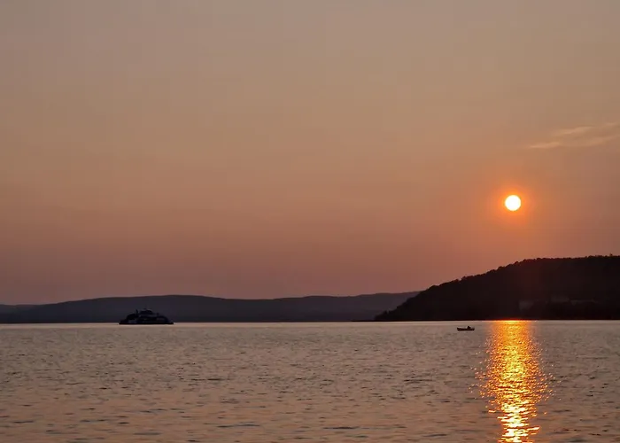 Sunshine Beach House, Direkt Am See, Eigenes Boot, Private Beach, Grill, Wlan 別荘 *