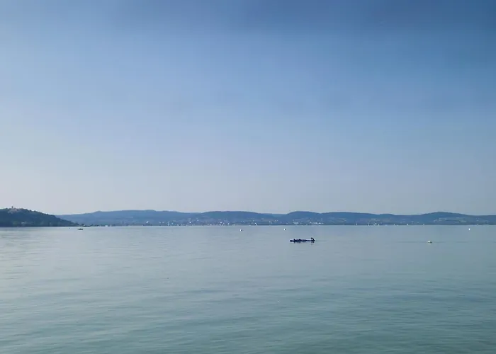 別荘 Sunshine Beach House, Direkt Am See, Eigenes Boot, Private Beach, Grill, Wlan