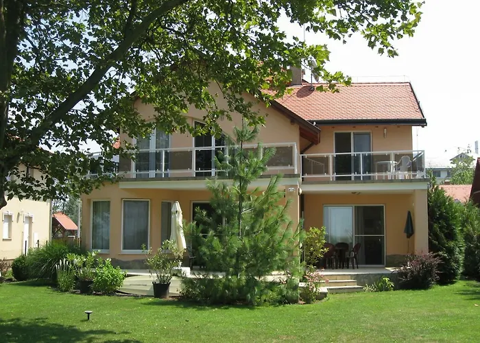 Sunshine Beach House, Direkt Am See, Eigenes Boot, Private Beach, Grill, Wlan * Szántód