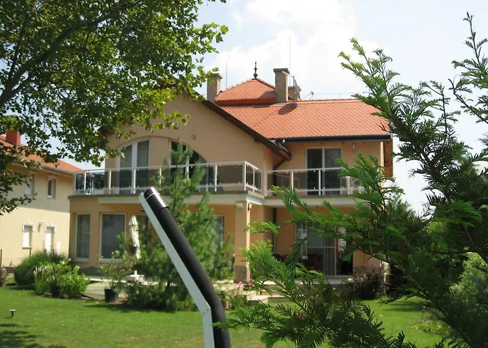 Сasa de vacaciones Sunshine House, Direkt Am See, Eigenes Boot, Private Beach, Grill, Wlan *