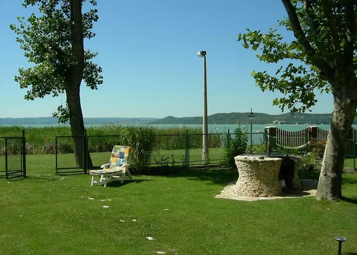 Sunshine House, Direkt Am See, Eigenes Boot, Private Beach, Grill, Wlan * Szántód