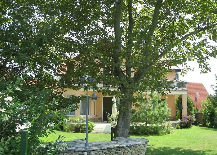 Sunshine Beach House, Direkt Am See, Eigenes Boot, Private Beach, Grill, Wlan 別荘 Szántód